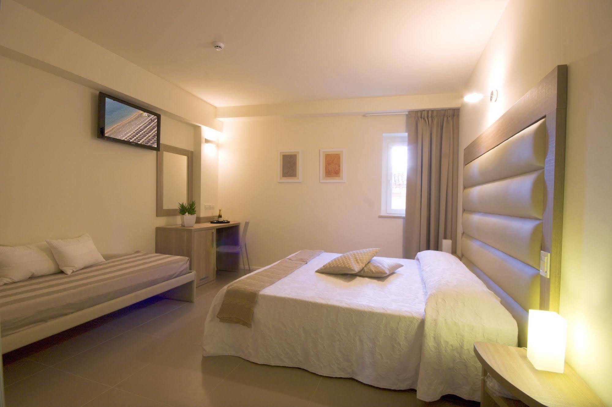 Palazzo Ruschioni Boutique Hotel Camerano Dış mekan fotoğraf