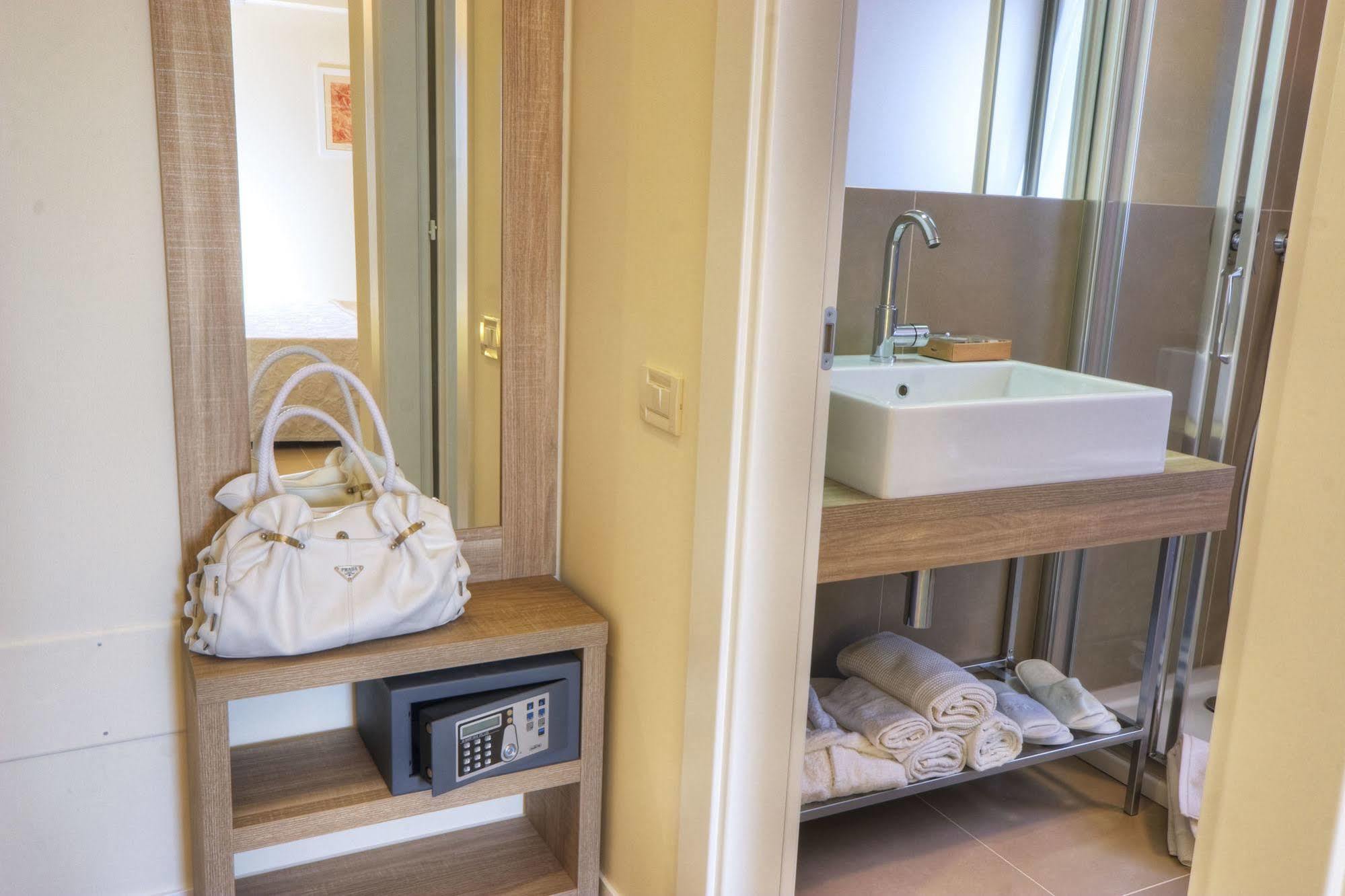 Palazzo Ruschioni Boutique Hotel Camerano Dış mekan fotoğraf